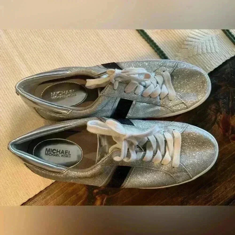 Michael Kors Keaton Stripe lace up sneakers, silver size 8.5, GUC - Picture 3 of 8